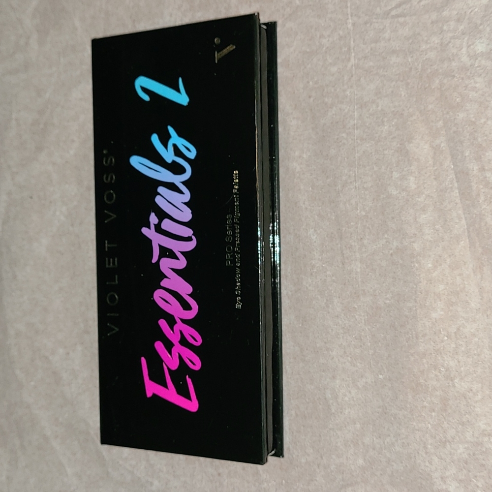 Violet Voss Essentials 2 Eyeshadow Palette NIB